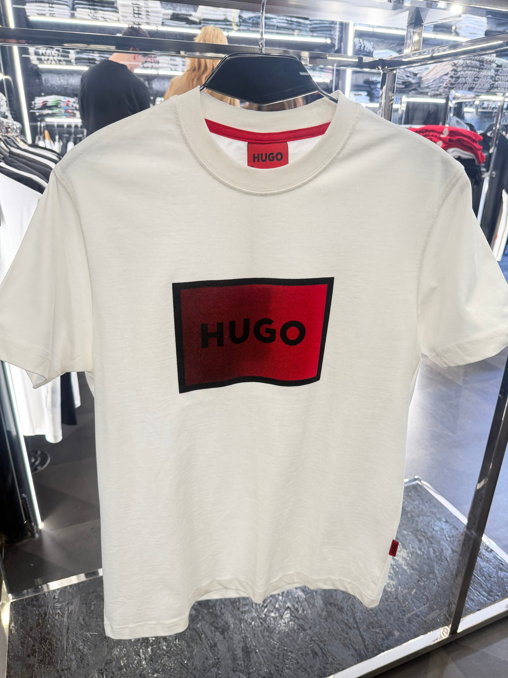 HUGO BOSS T-SHIRT NEW IN
