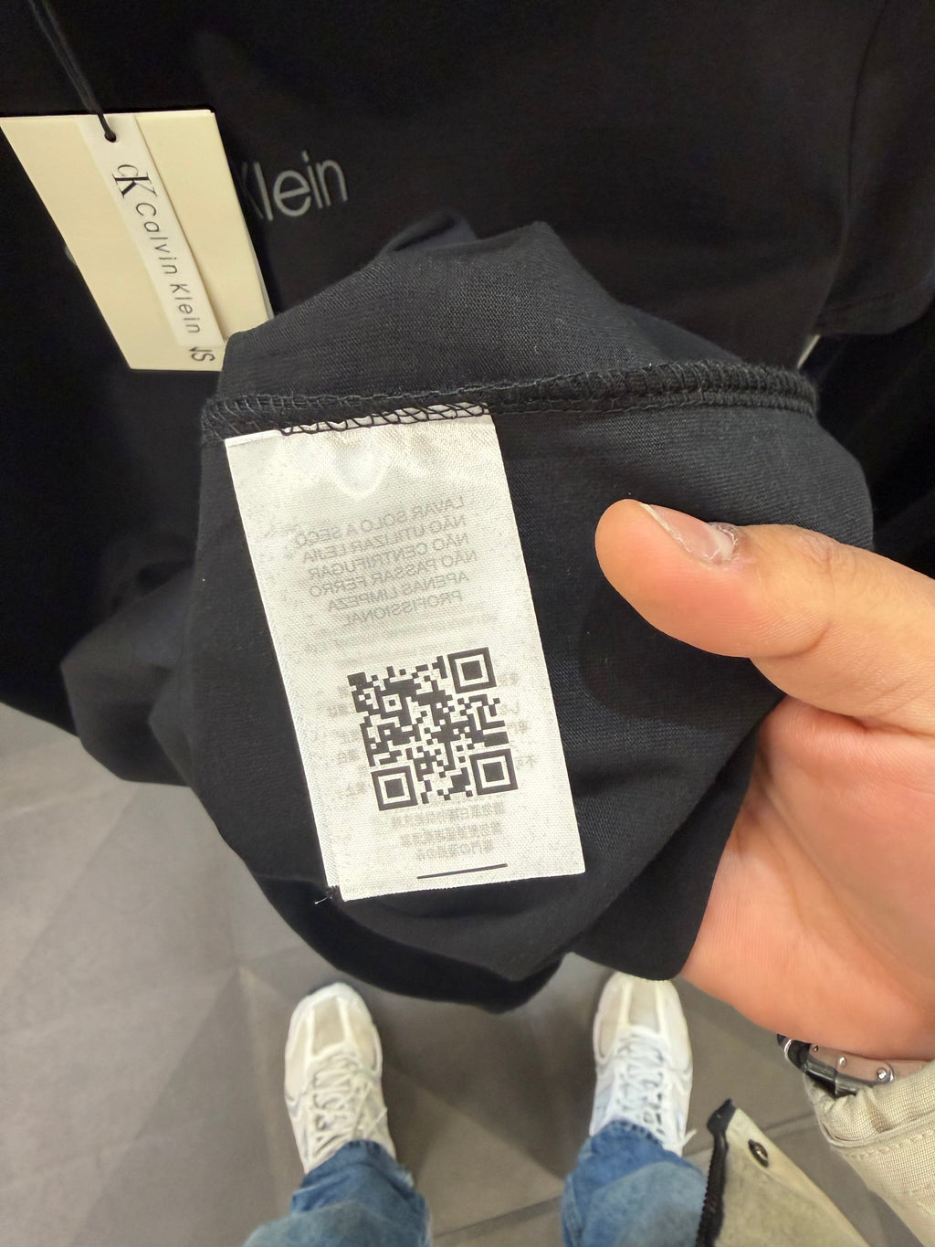 CALVIN KLEIN  T-SHIRT 3A QUALITY