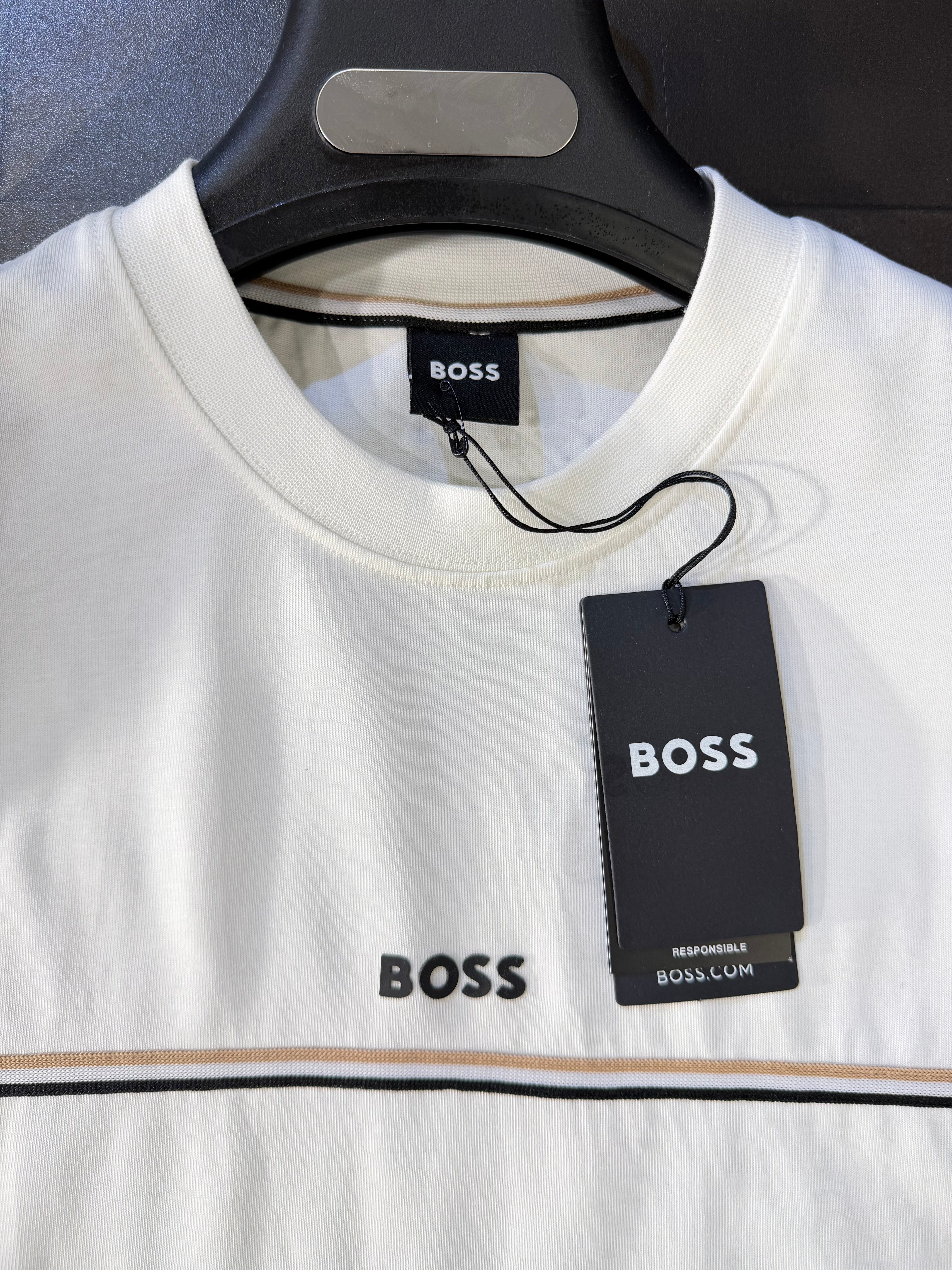 HUGO BOSS - T-SHIRT NEW IN