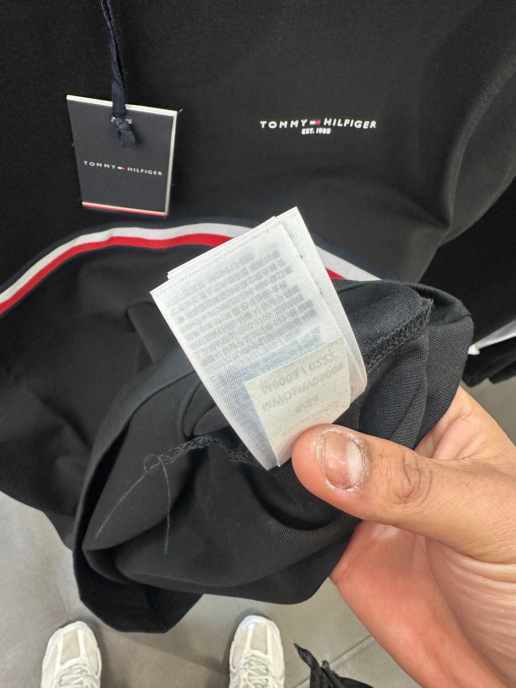 TOMMY HILFIGER T-SHIRT NEW IN