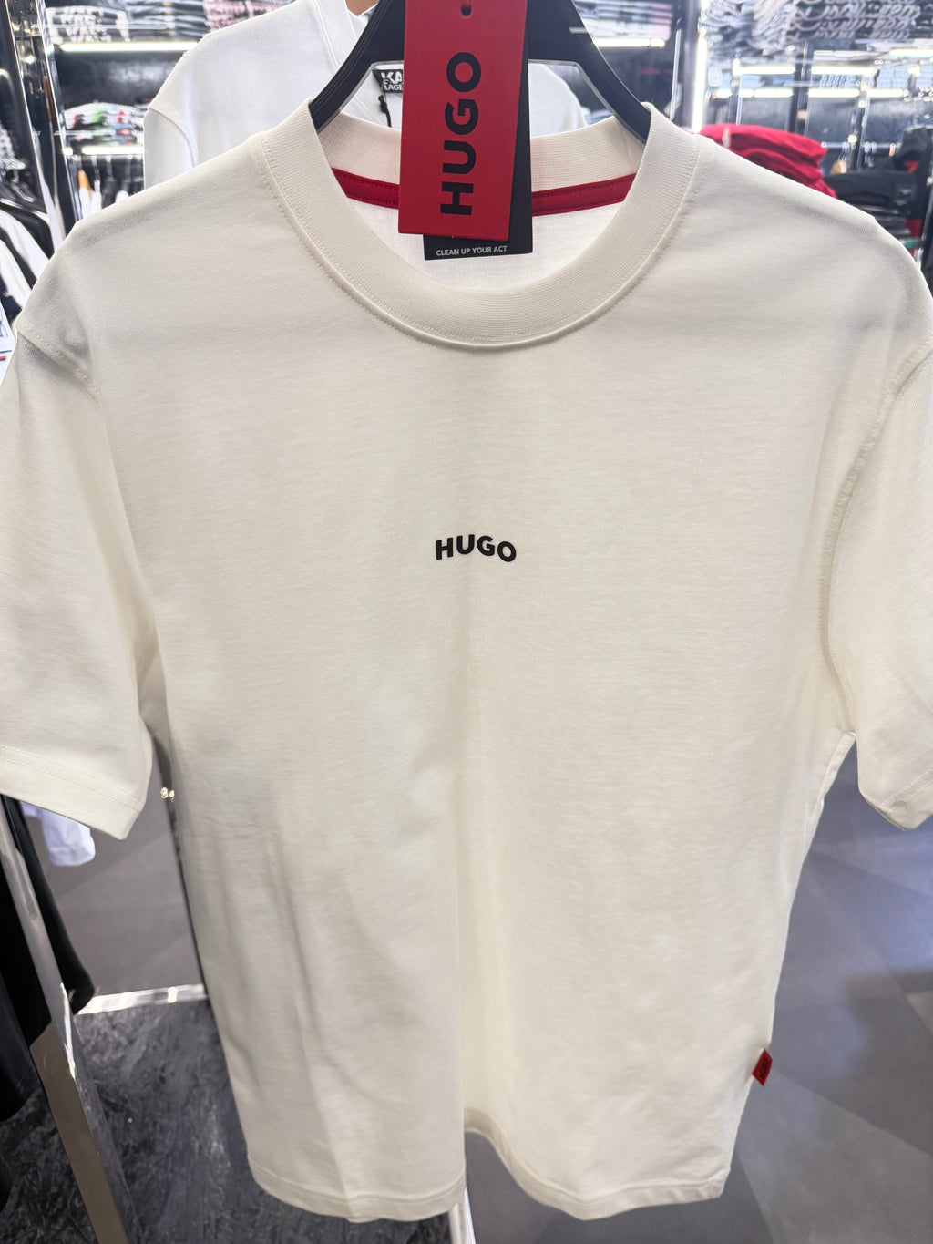 HUGO BOSS T-SHIRT NEW IN