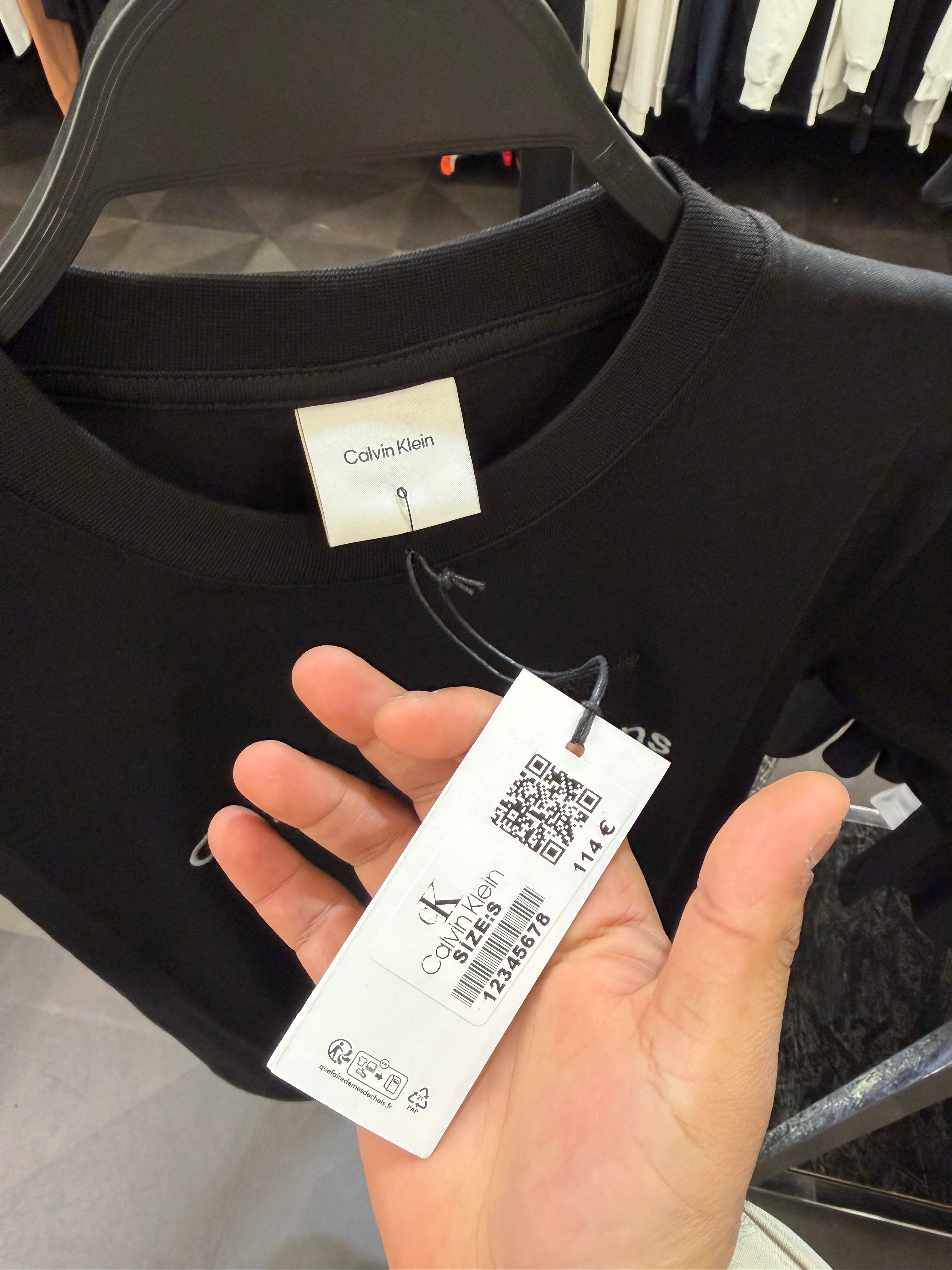 CALVIN KLEIN  T-SHIRT 3A QUALITY