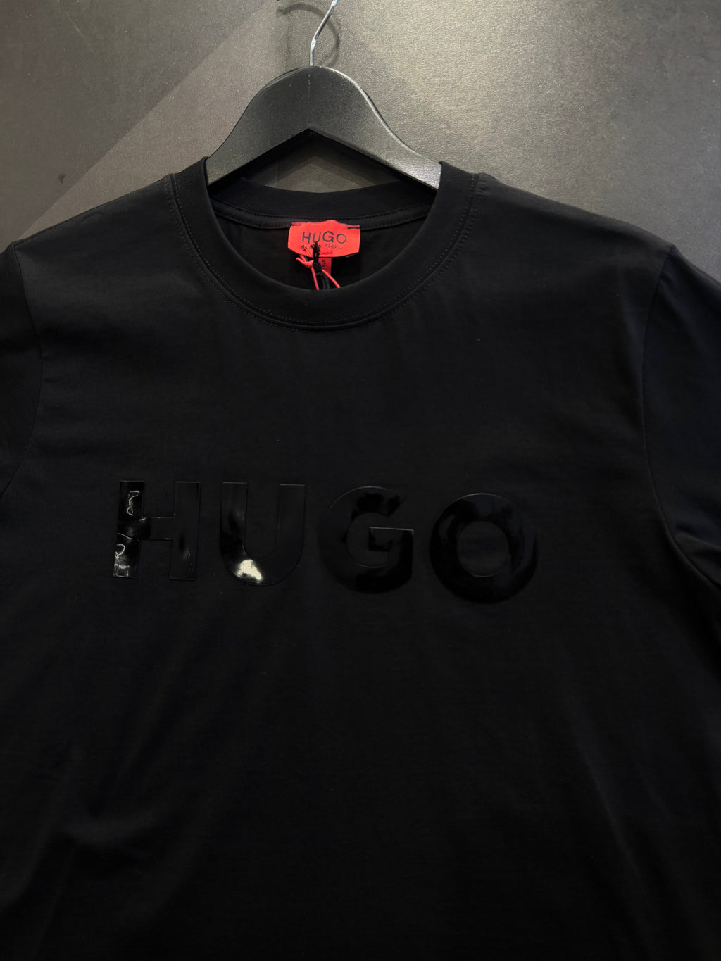 HUGO BOSS T-SHIRT NEW IN