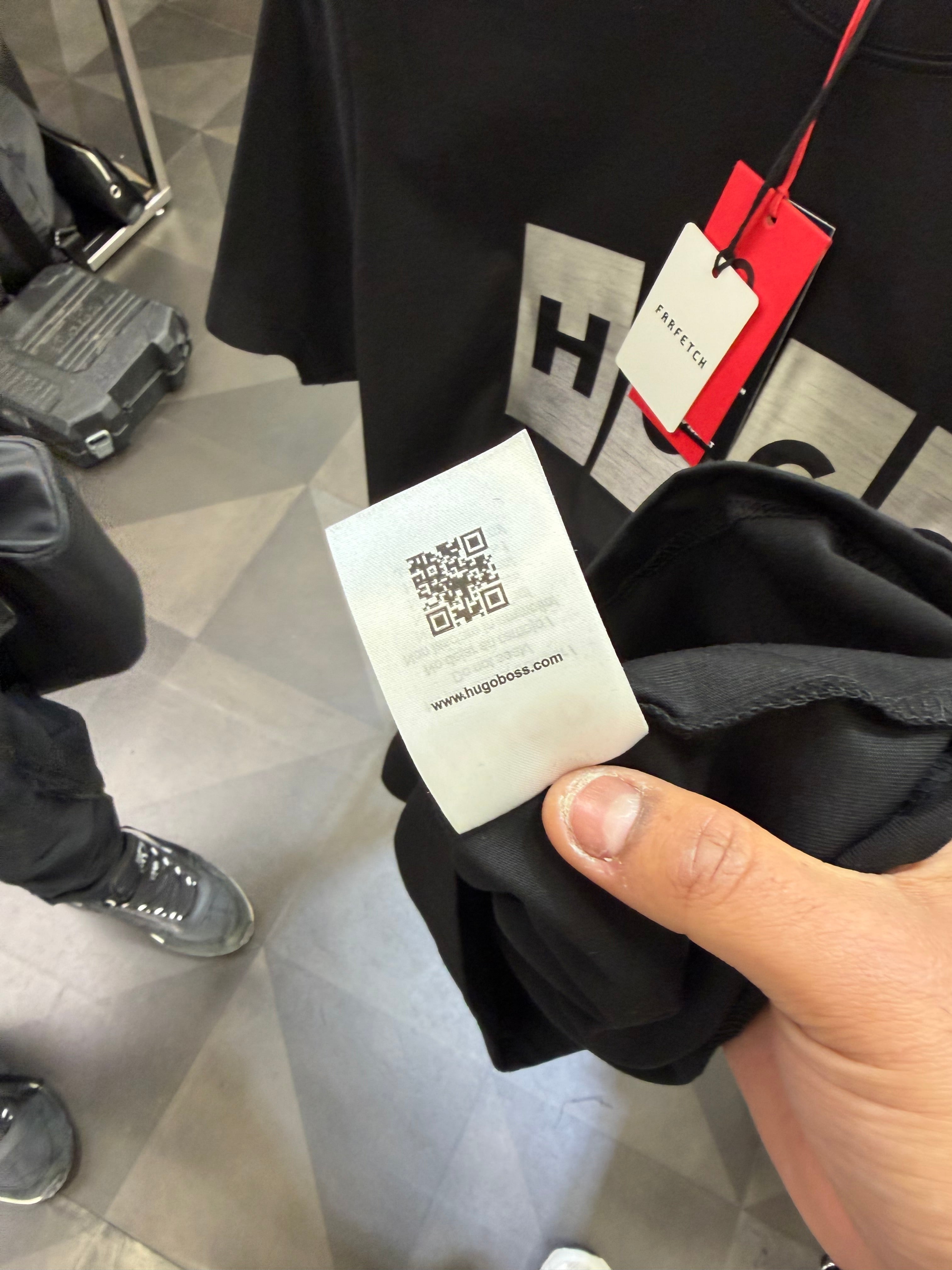 HUGO BOSS T-SHIRT 3A QUALITY