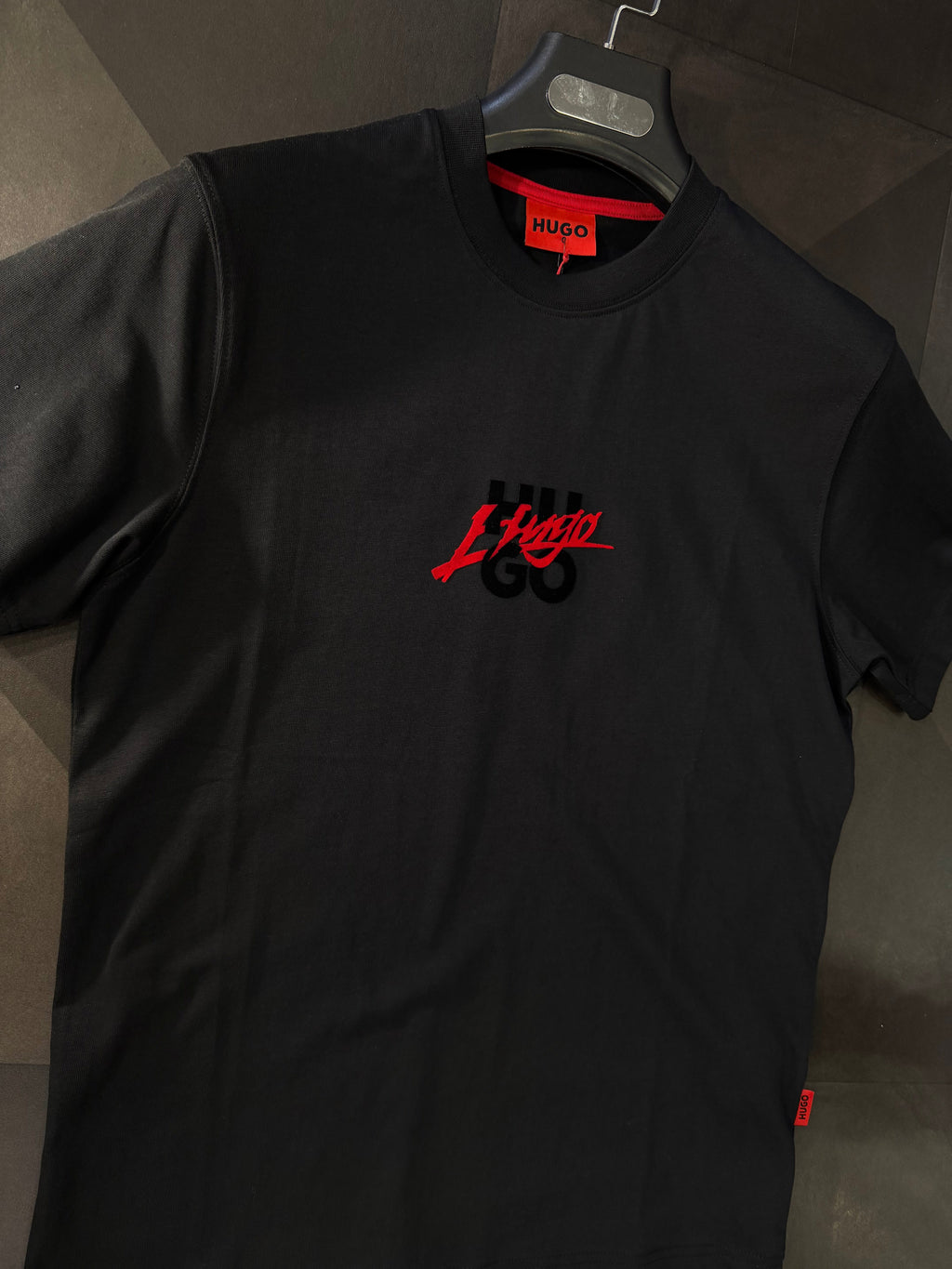 HUGO BOSS  - T-SHIRT NEW IN