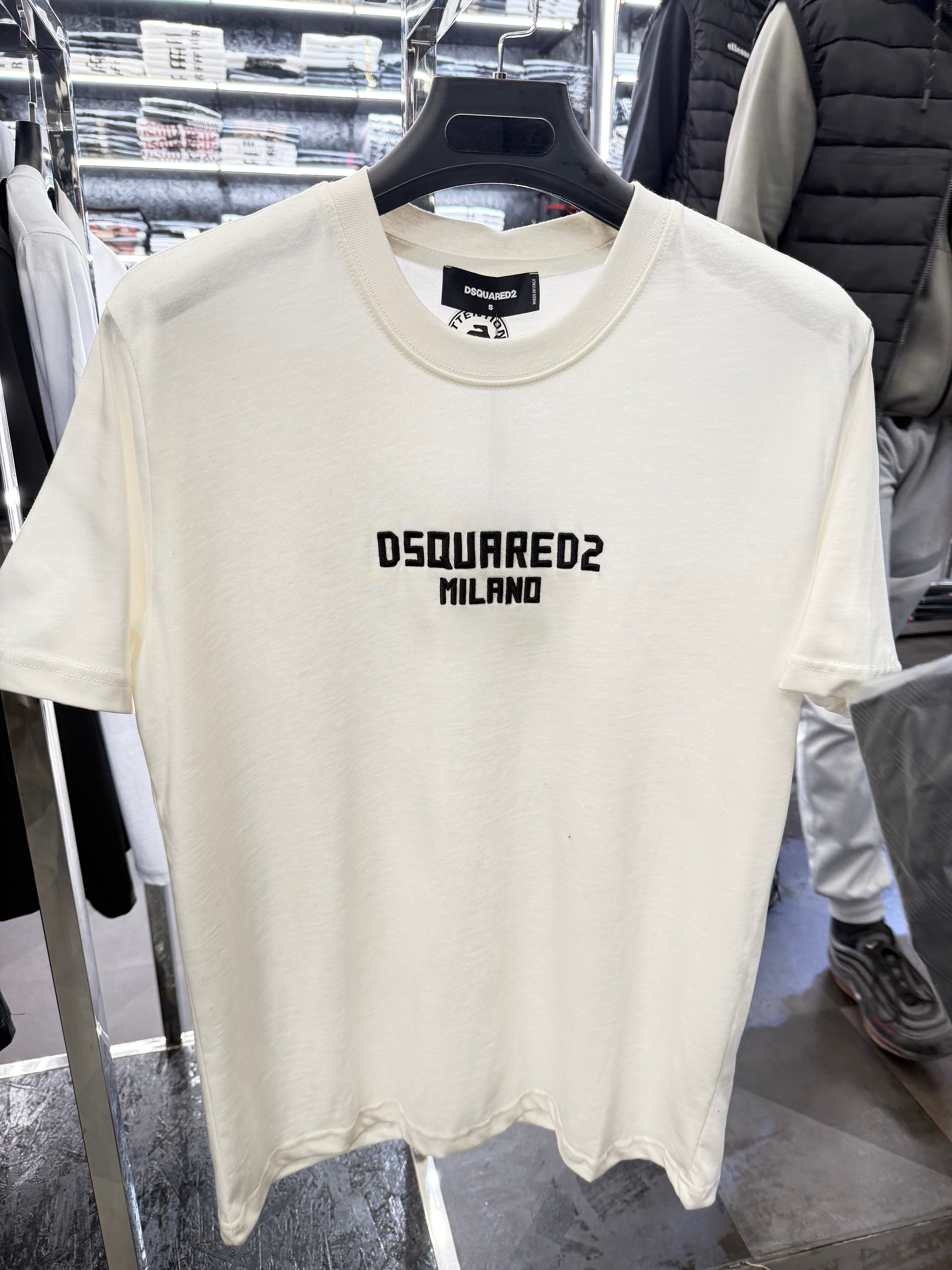 DSQ2 T-SHIRT NEW IN