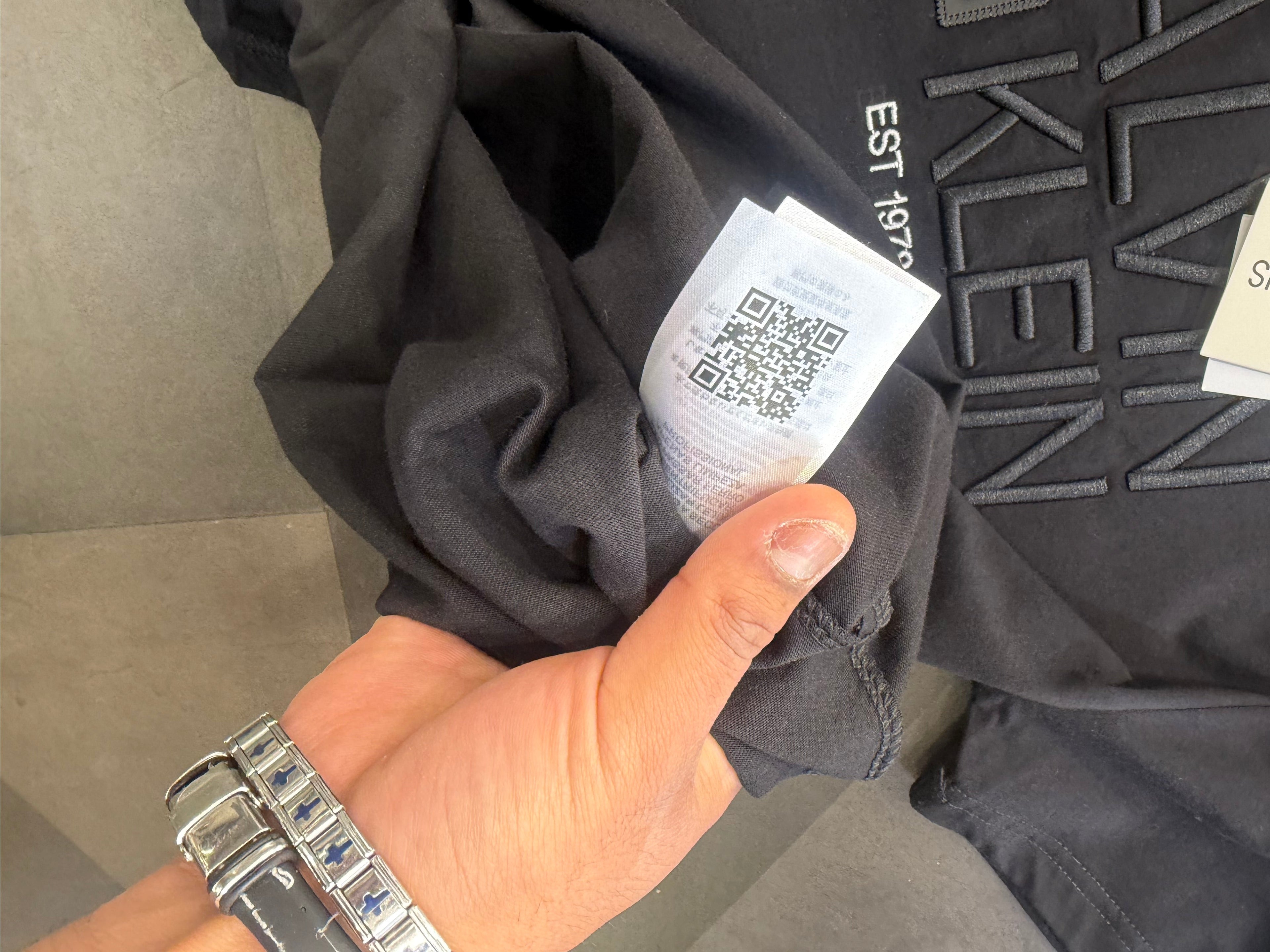 CALVIN KLEIN   T-SHIRT NEW IN