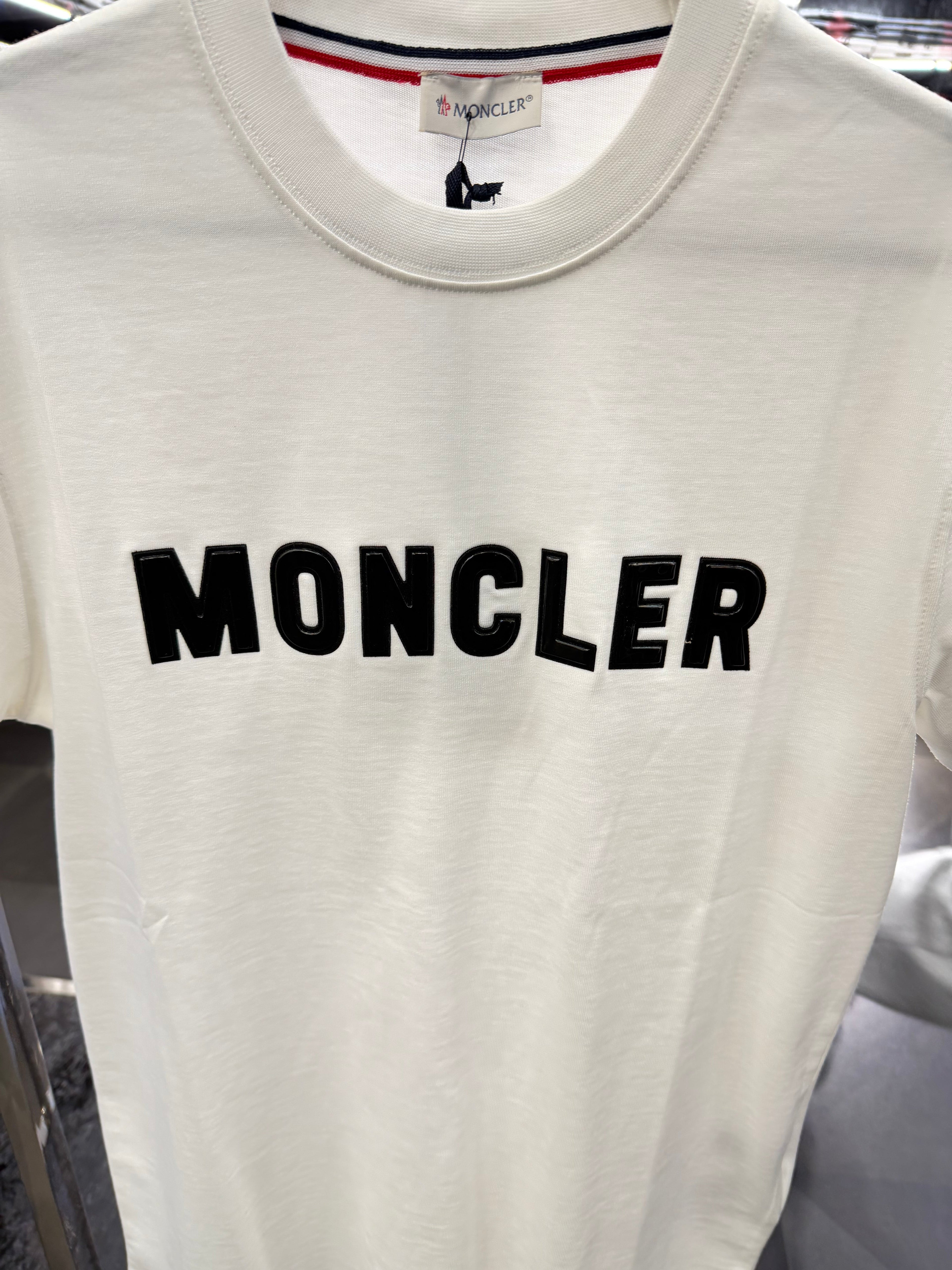 '- T-SHIRT NEW IN