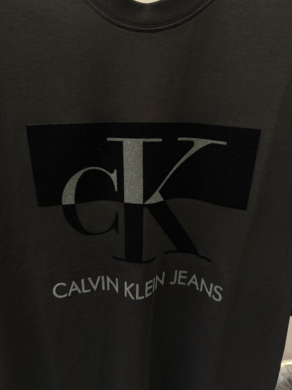 CALVIN KLEIN T-SHIRT NEW IN