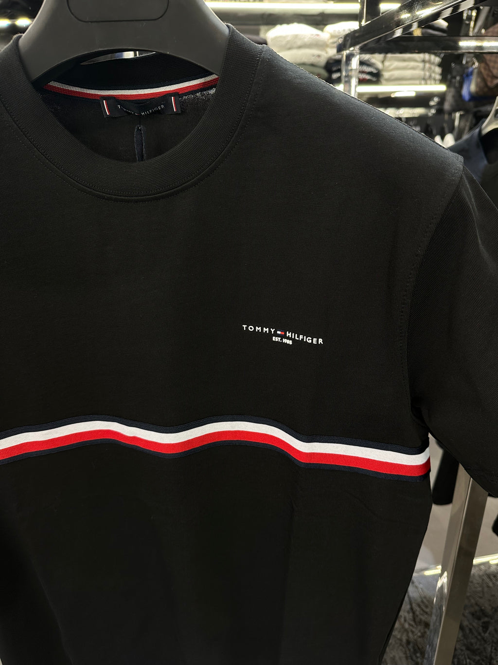 TOMMY HILFIGER T-SHIRT NEW IN
