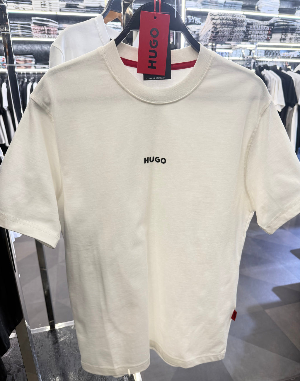 HUGO BOSS T-SHIRT NEW IN