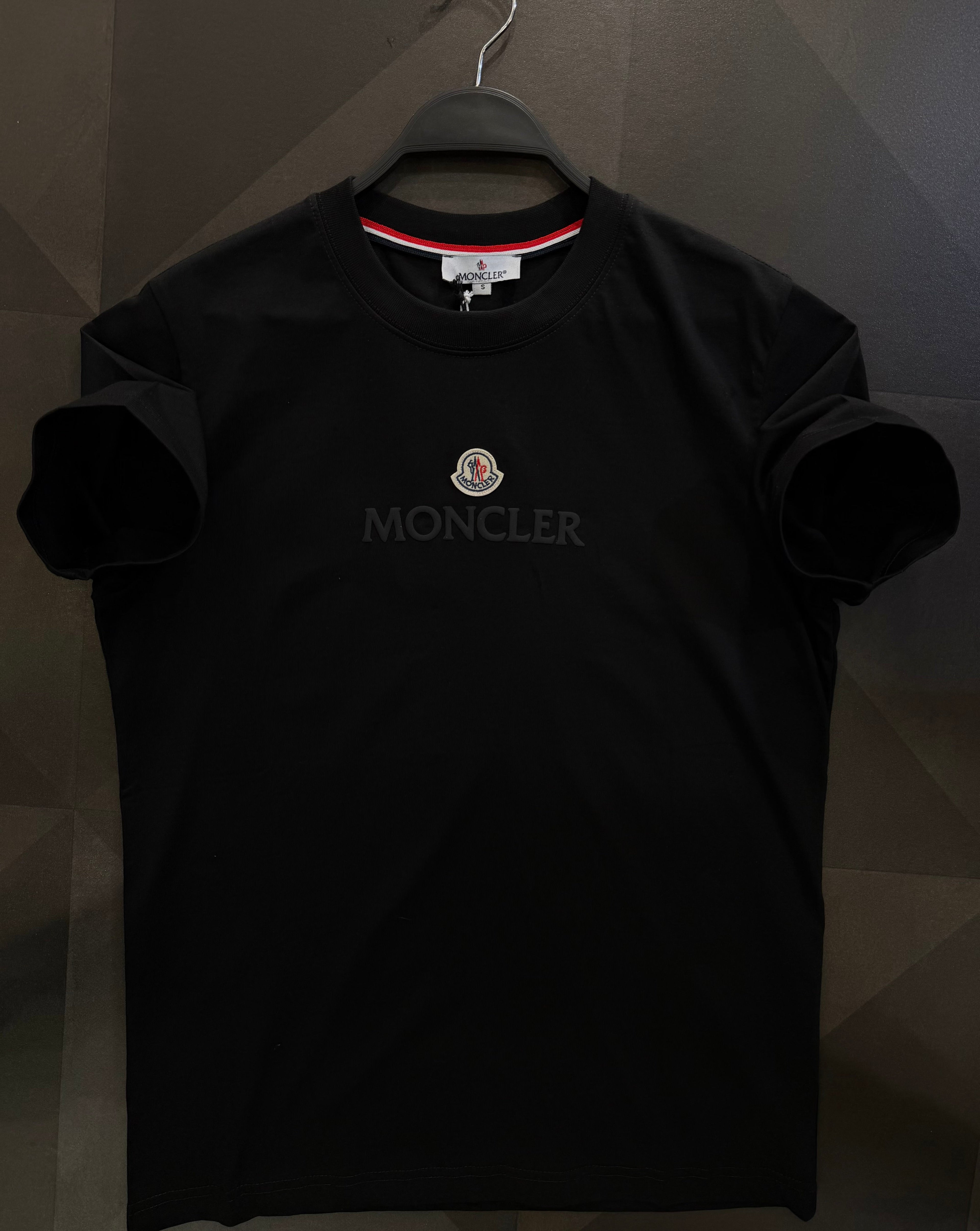 '- T-SHIRT NEW IN CODE 9982