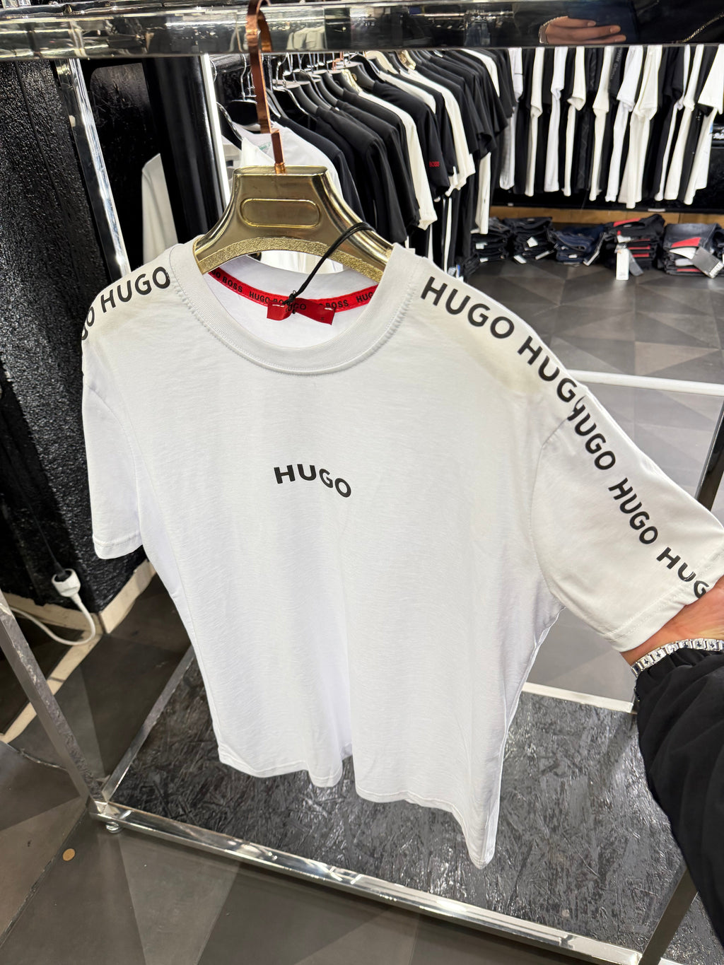 HUGO T-SHIRT NEW IN