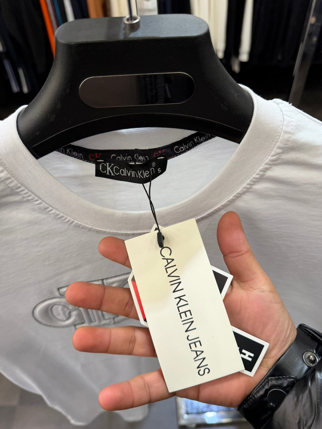 CALVIN KLEIN T-SHIRT NEW IN