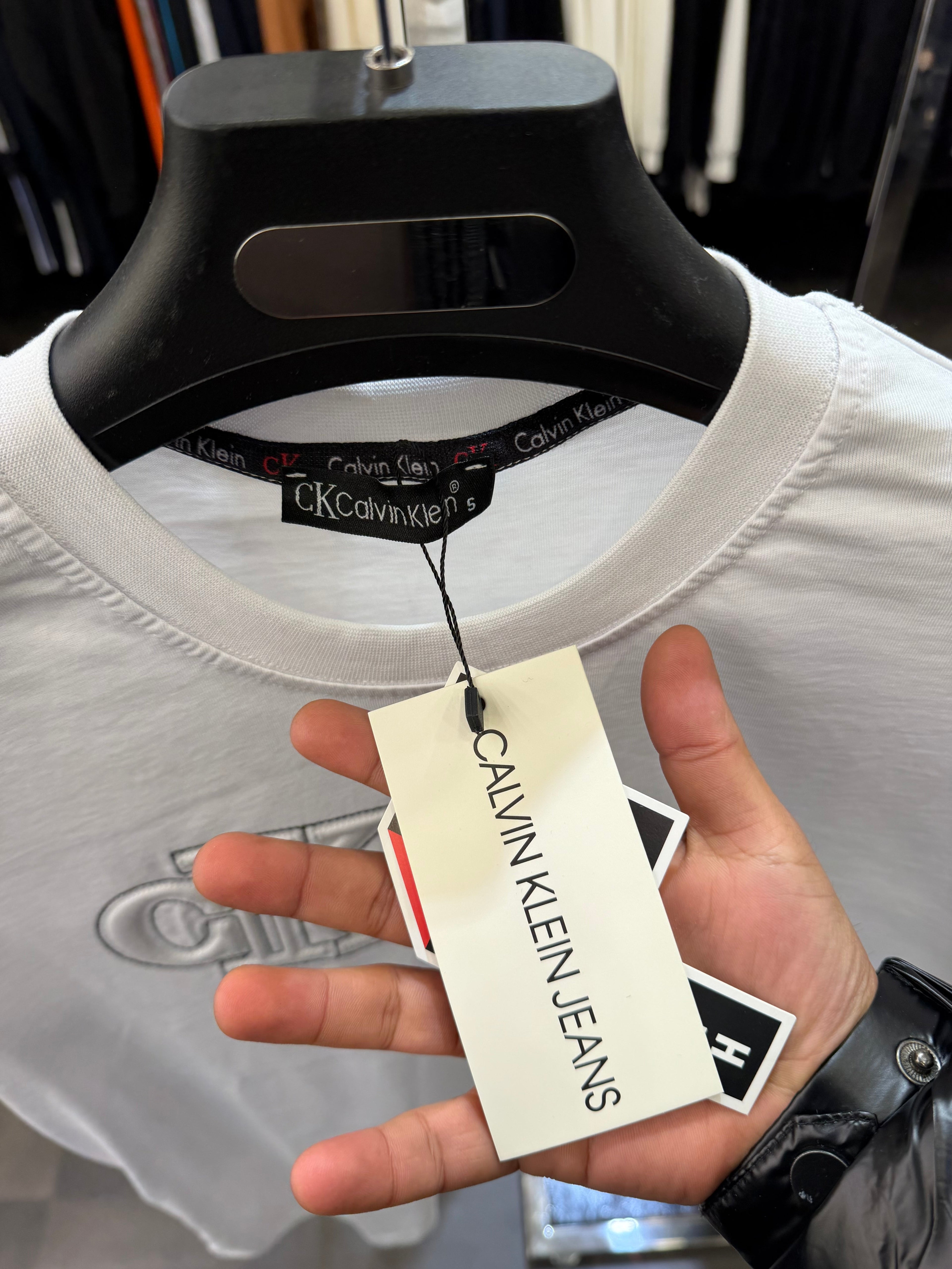 CALVIN KLEIN T-SHIRT NEW IN