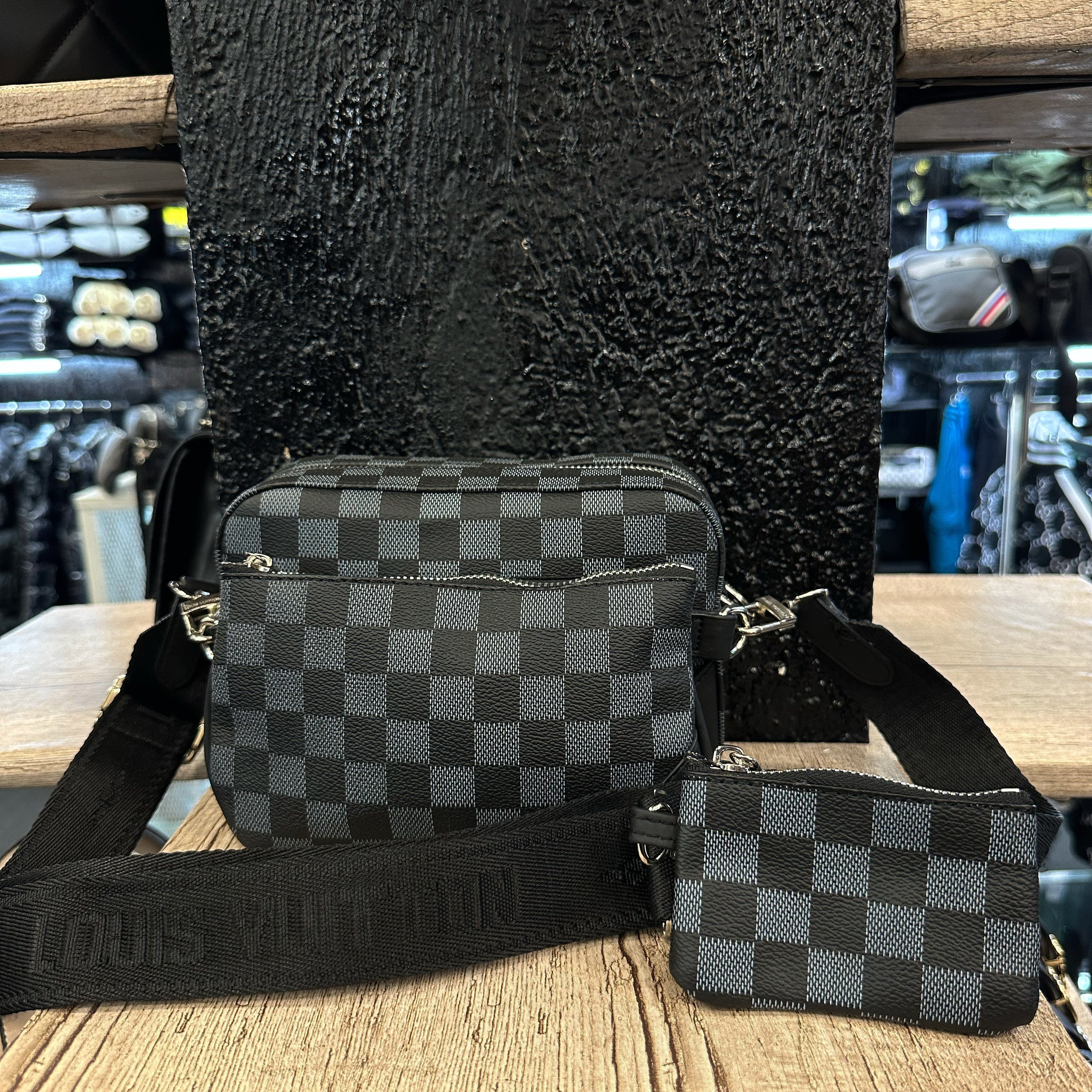 ΤΣΑΝΤΑΚΙ - LOUIS VUITTON D79