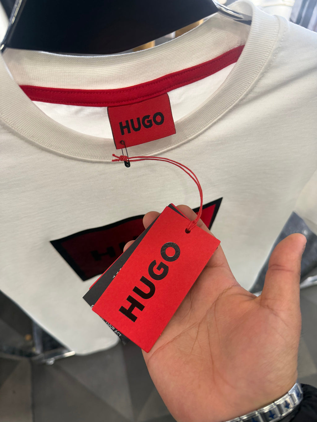 HUGO BOSS T-SHIRT NEW IN