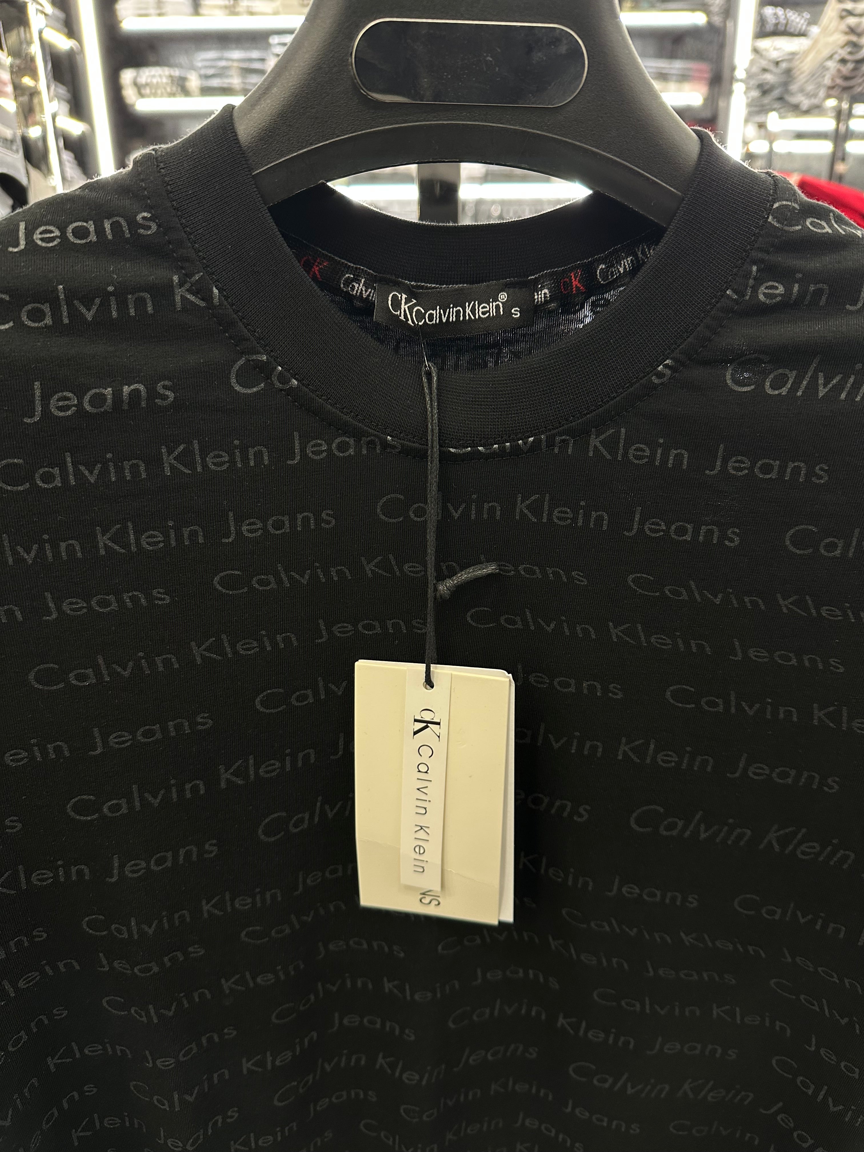 CALVIN KLEIN T-SHIRT NEW IN