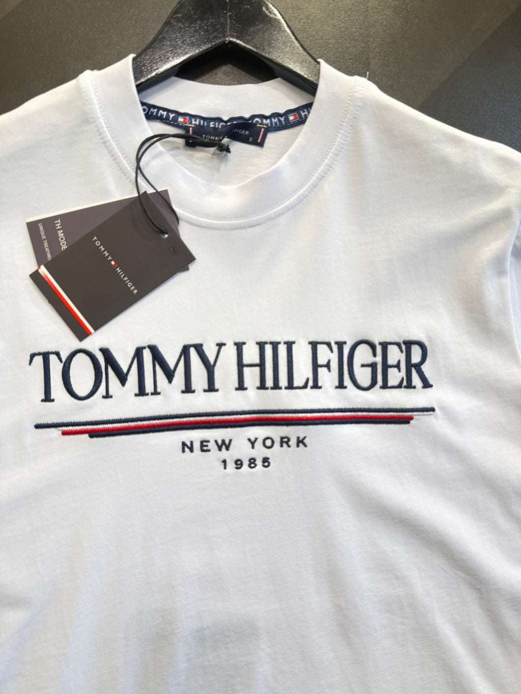 TOMMY HILFIGER T-SHIRT NEW IN
