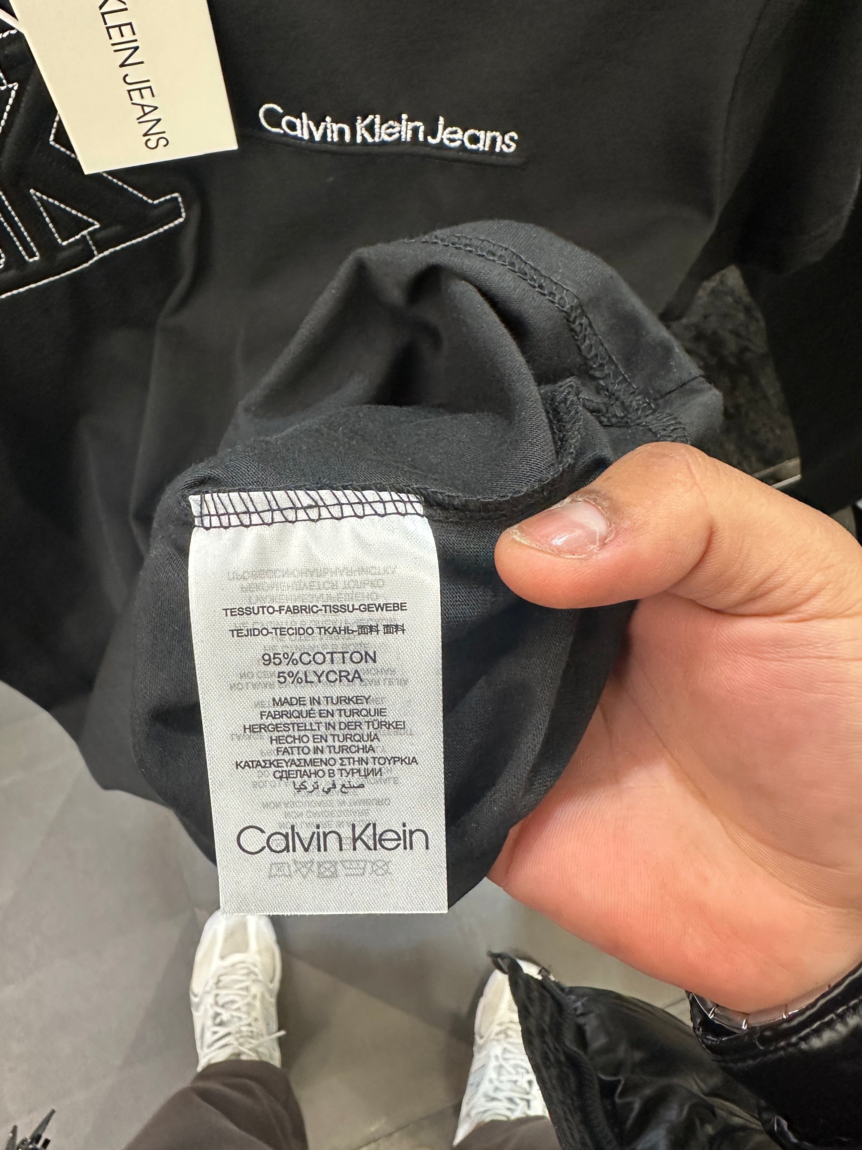CALVIN KLEIN T-SHIRT NEW IN