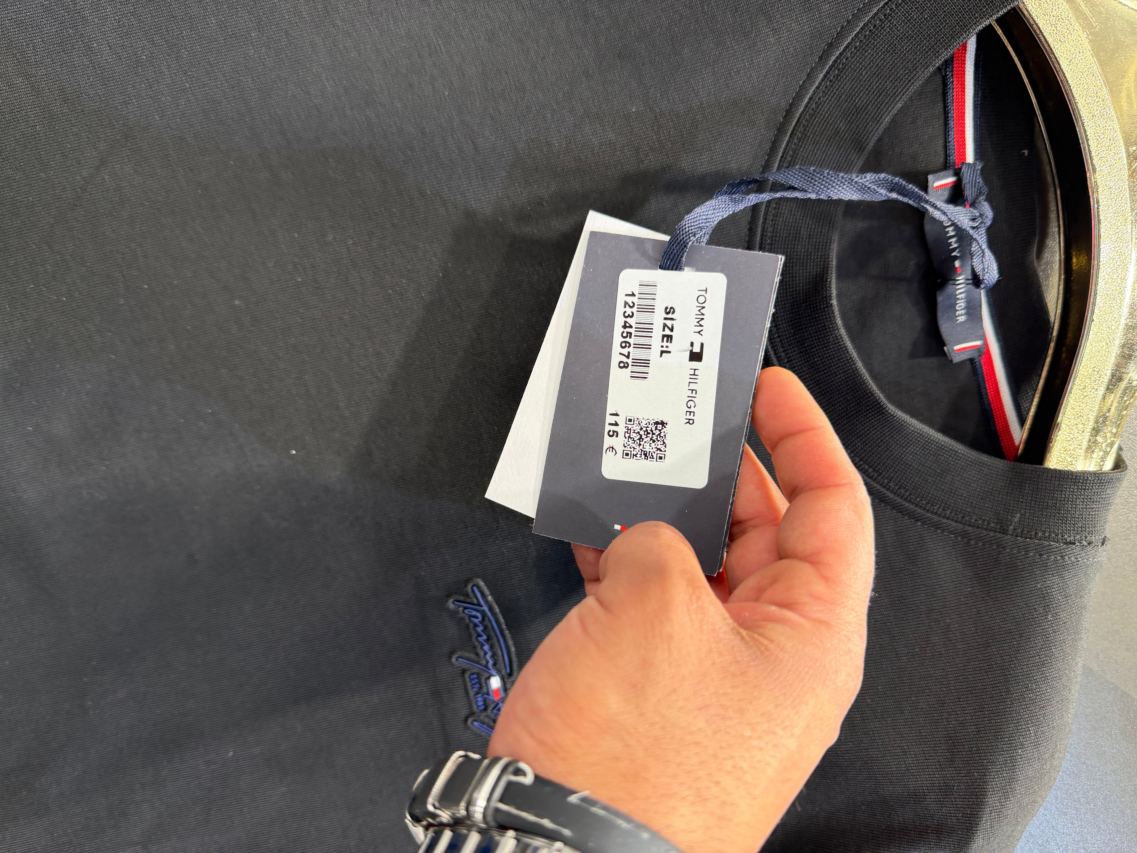 TOMMY HILFIGER - T-SHIRT NEW IN