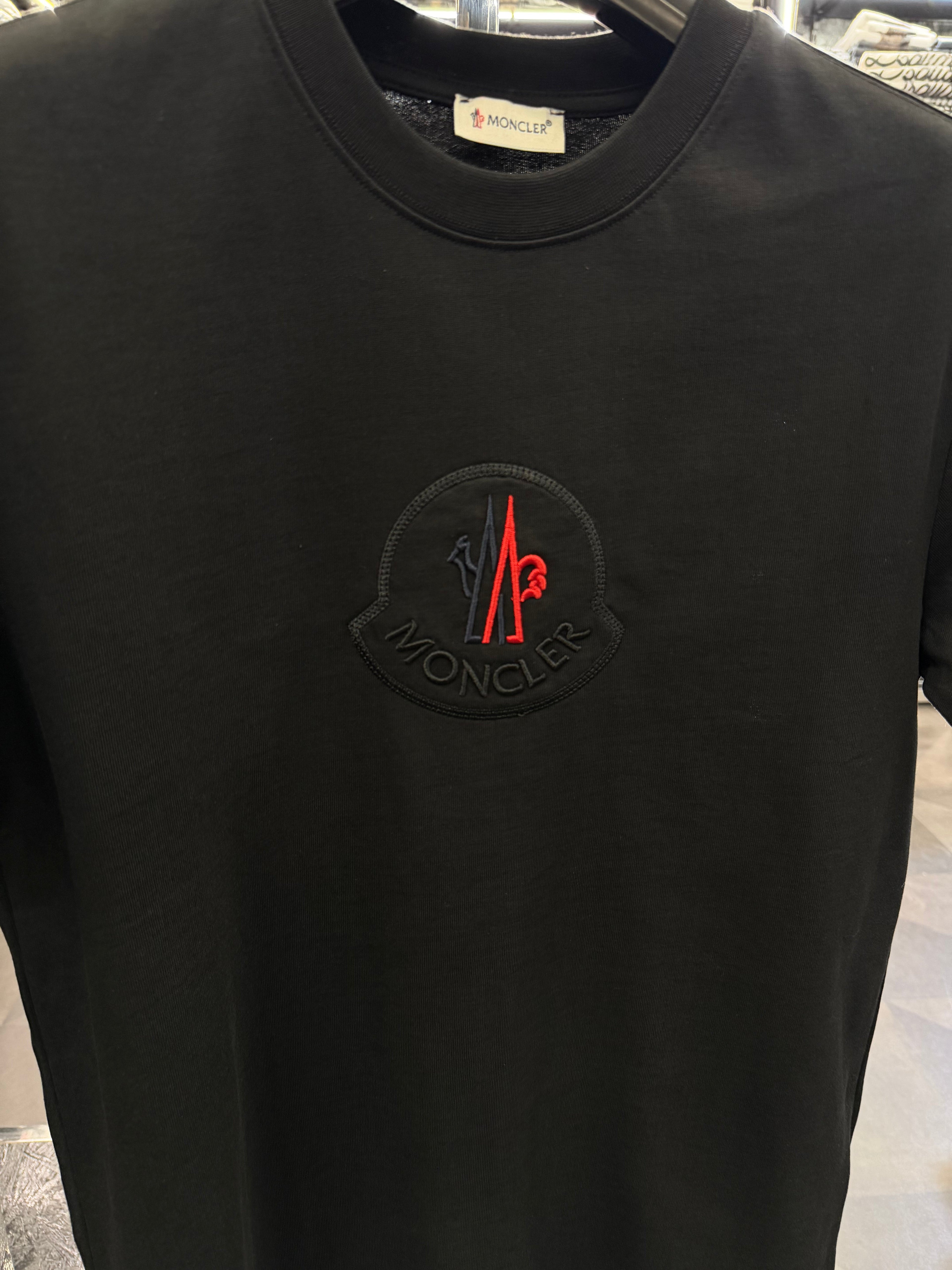 '- T-SHIRT NEW IN