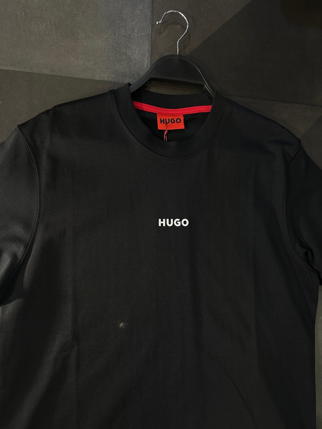 HUGO BOSS T-SHIRT NEW IN