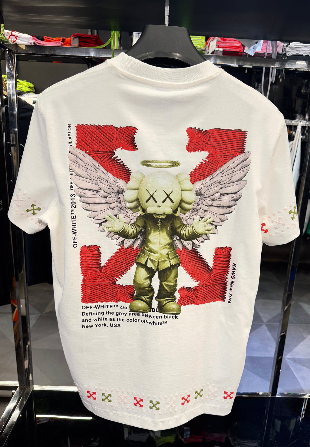 T-SHIRT - OFF WHITE