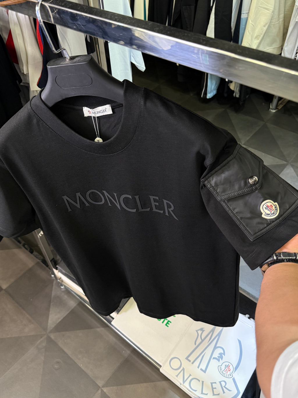 T-SHIRT - CODE 6912