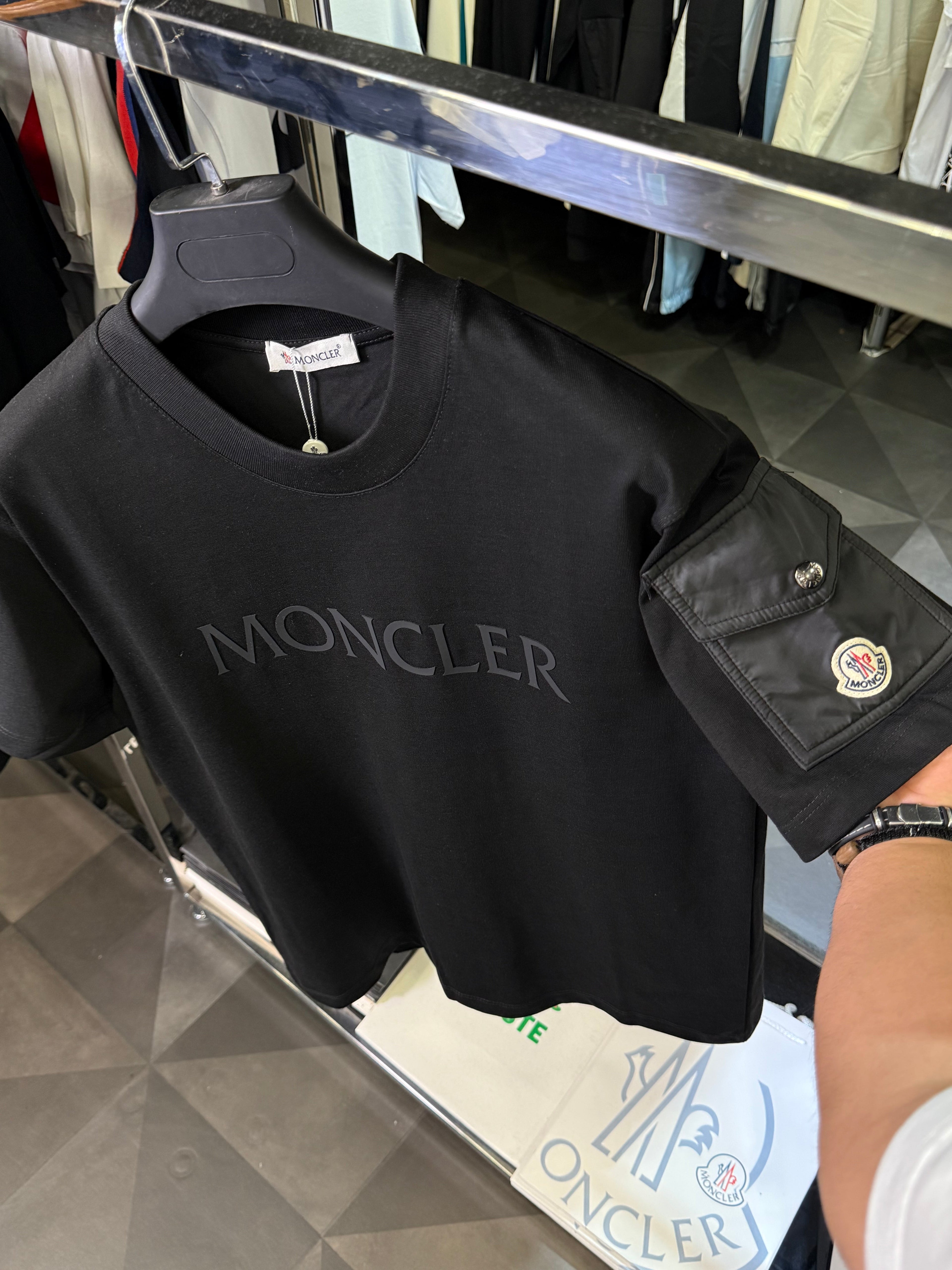 T-SHIRT - CODE 6912