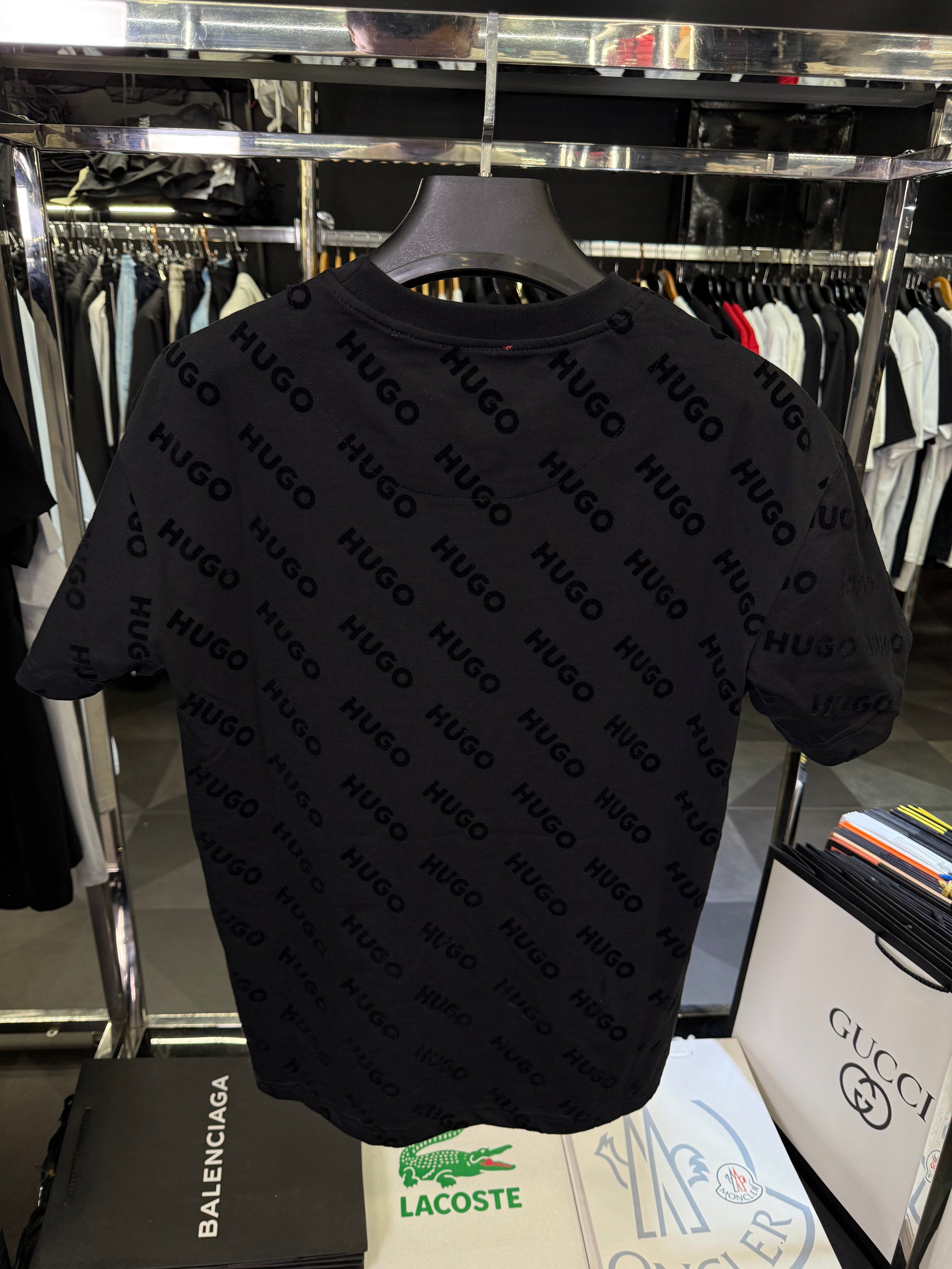HUGO - T-SHIRT