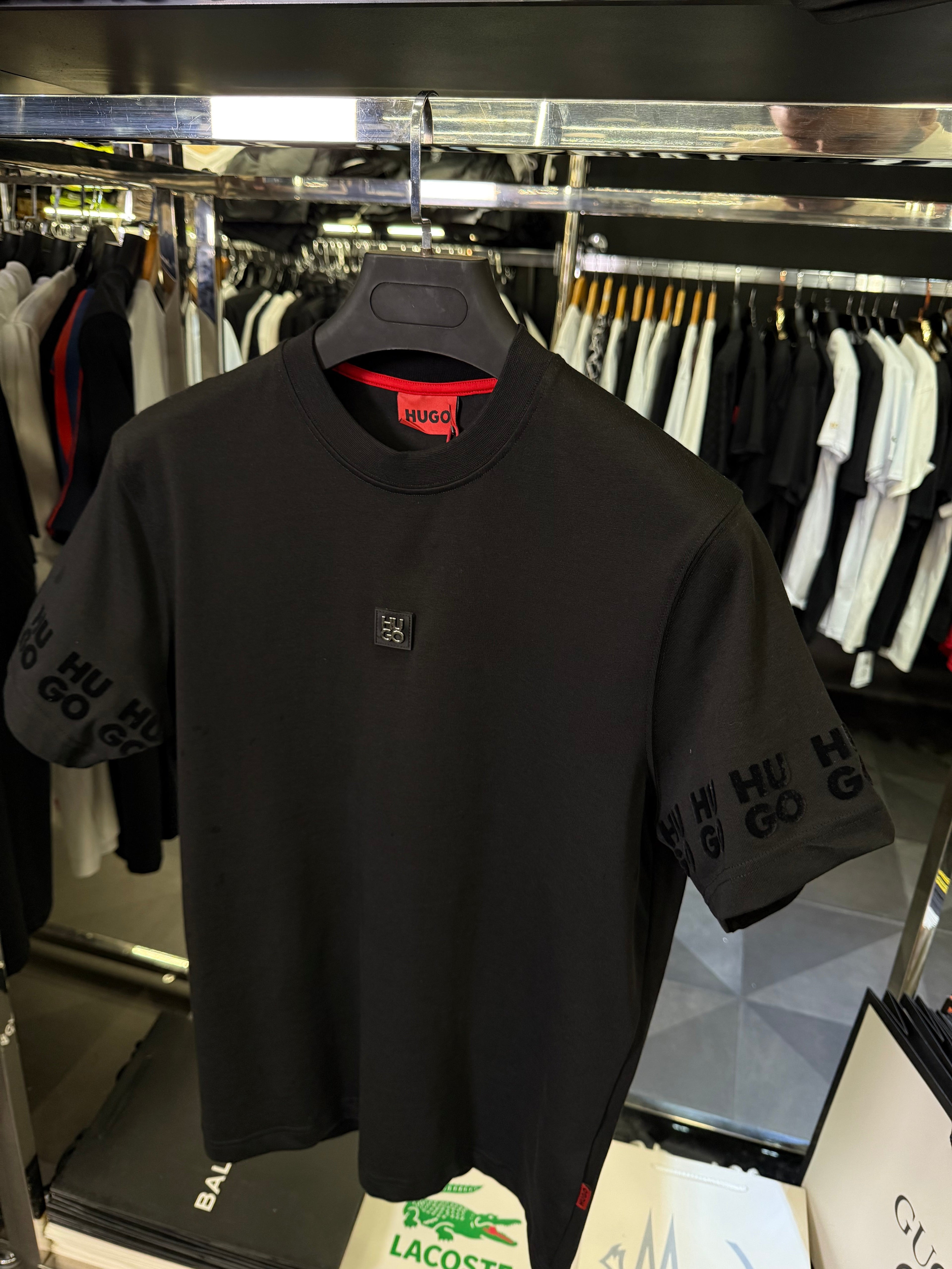 HUGO  - T-SHIRT