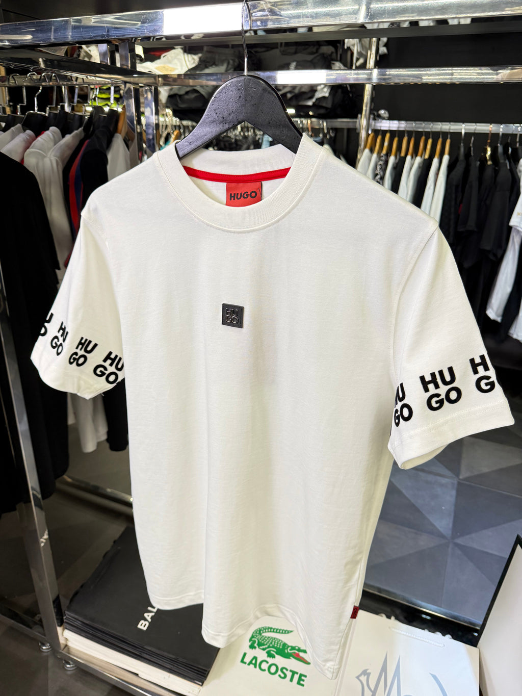 HUGO - T-SHIRT