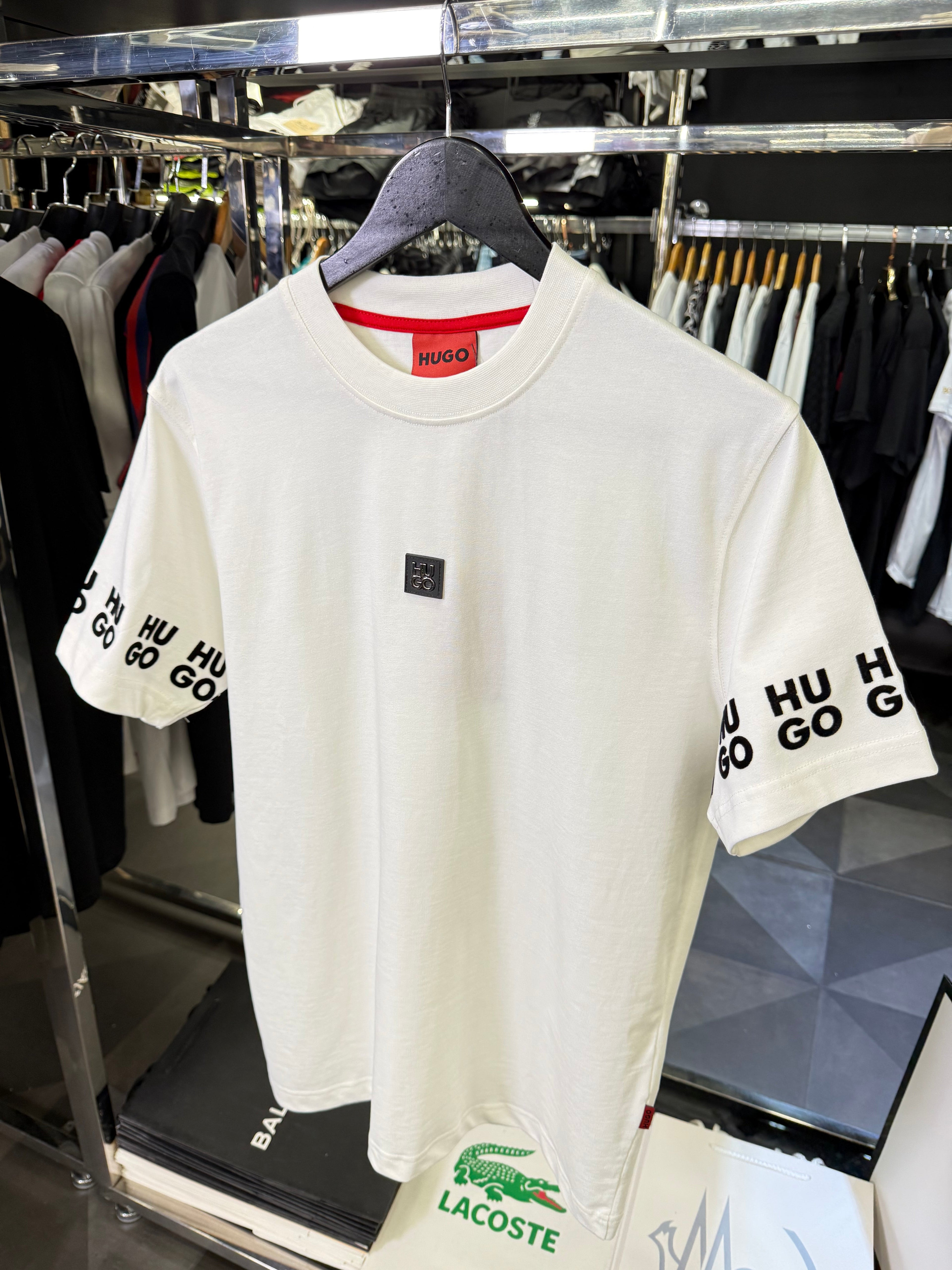HUGO - T-SHIRT