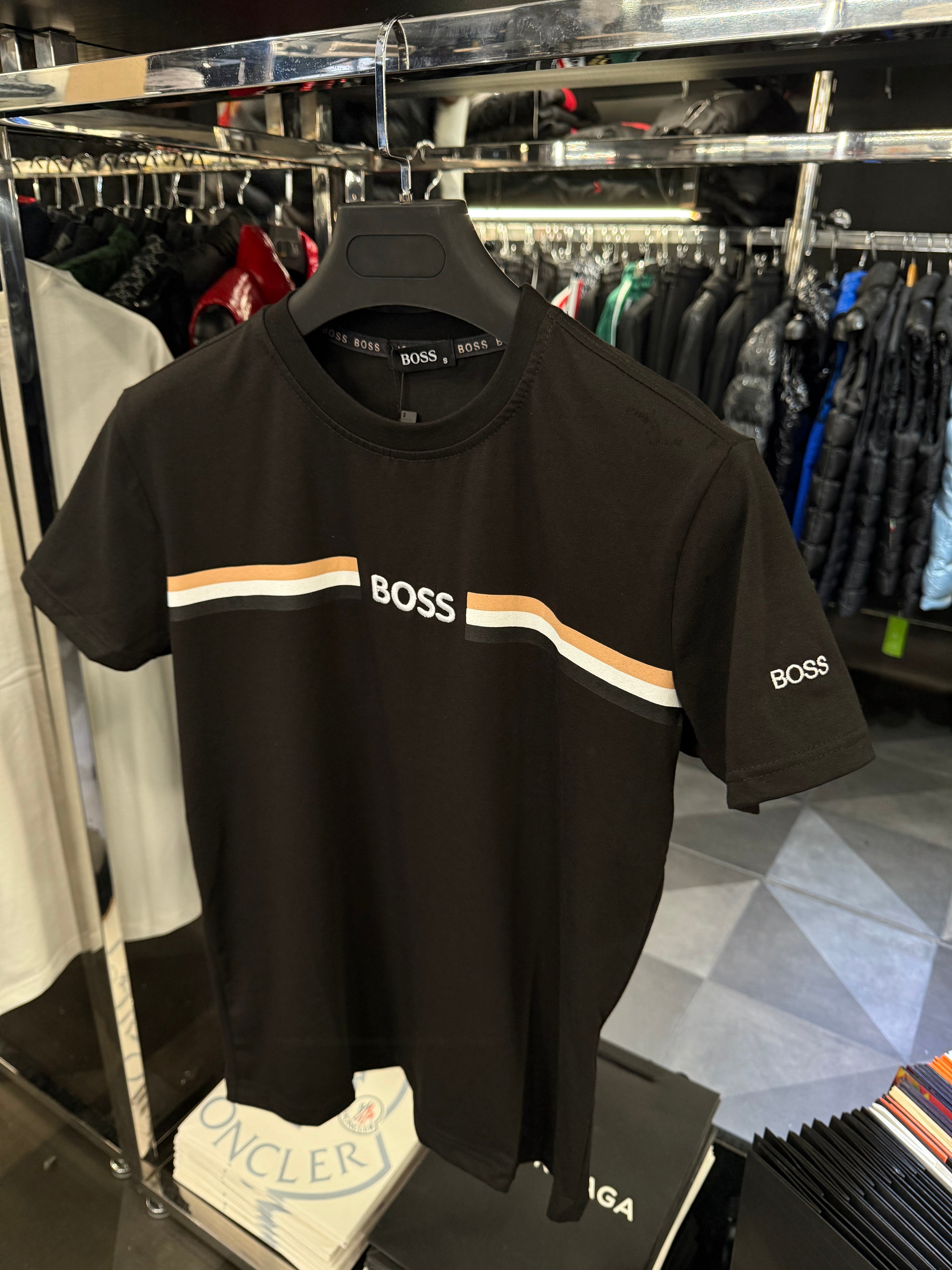 BOSS - T-SHIRT