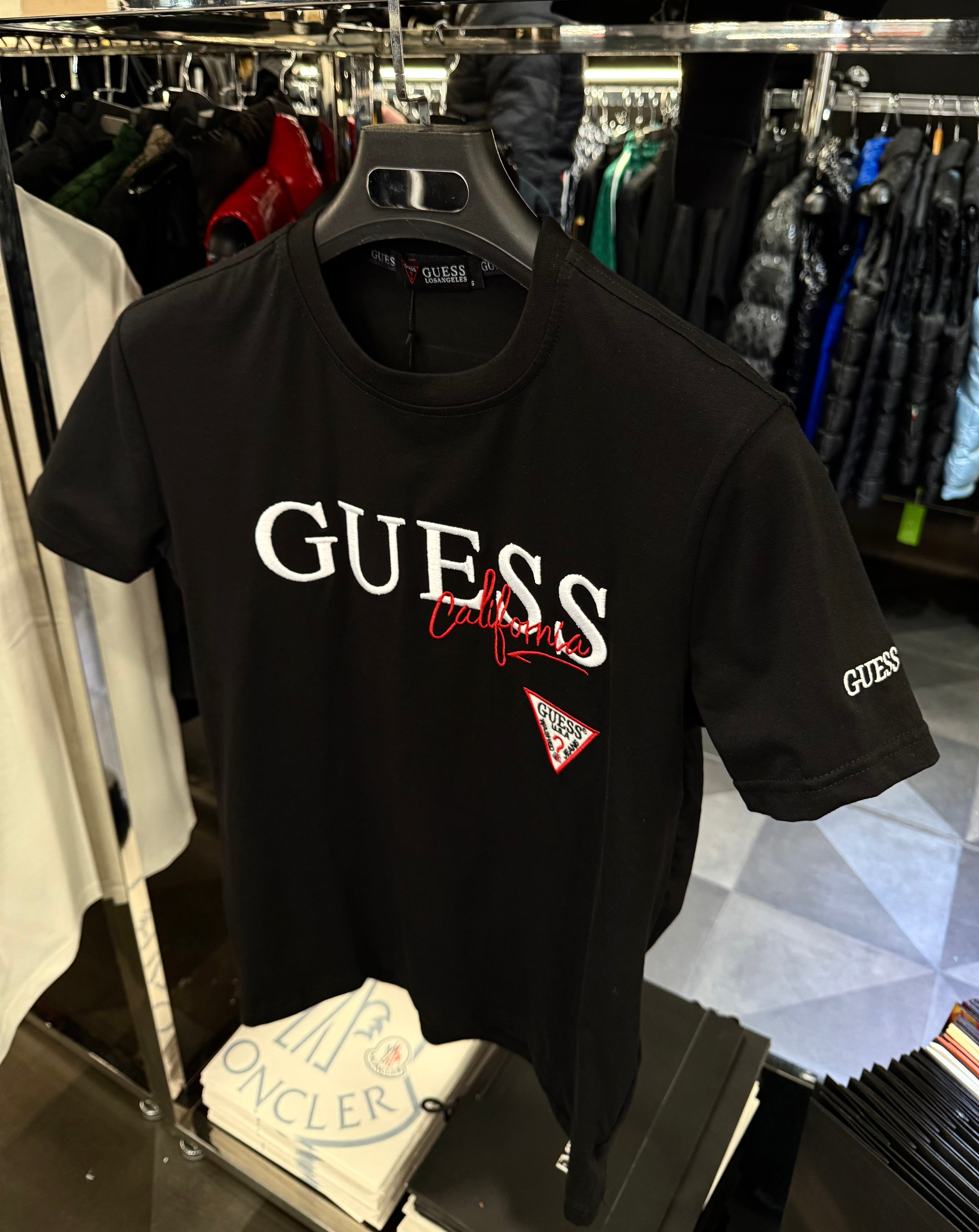 GUESS - T-SHIRT